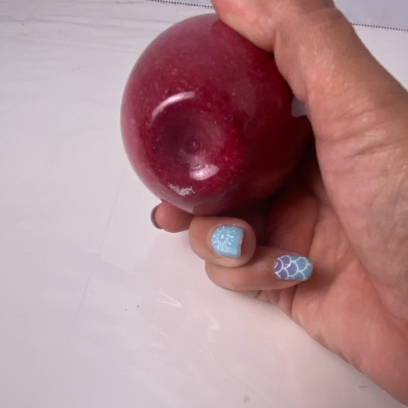 Vtg Polished APPLE PAPERWEIGHT Marble Stone Teacher Gift Brass Stem Red - Picture 5 of 6